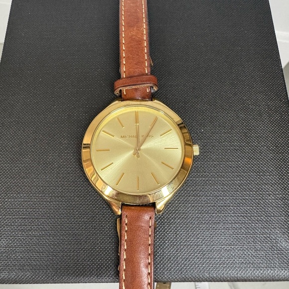 Michael Kors MK-2256 Slim Runway Women's Watch - Picture 15 of 17